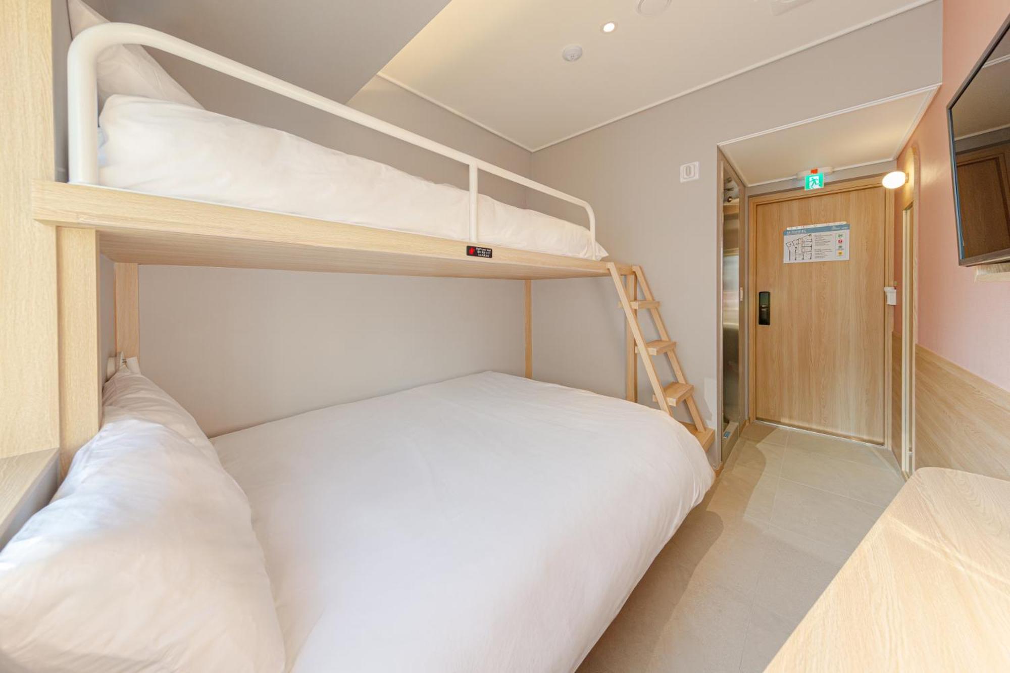 Uhoostay Myeongdong Hotel Seoul